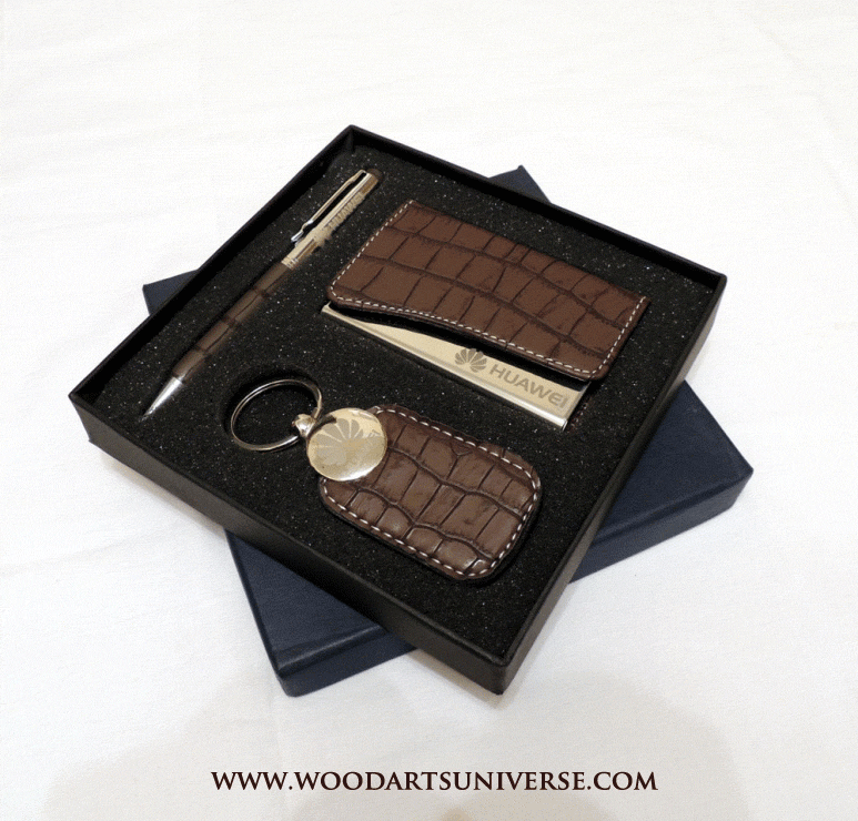 Crocodile Embossed Brown Business Gift Set WAURWGNG1800